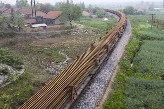 視頻火車鋼軌生產製造的全過程