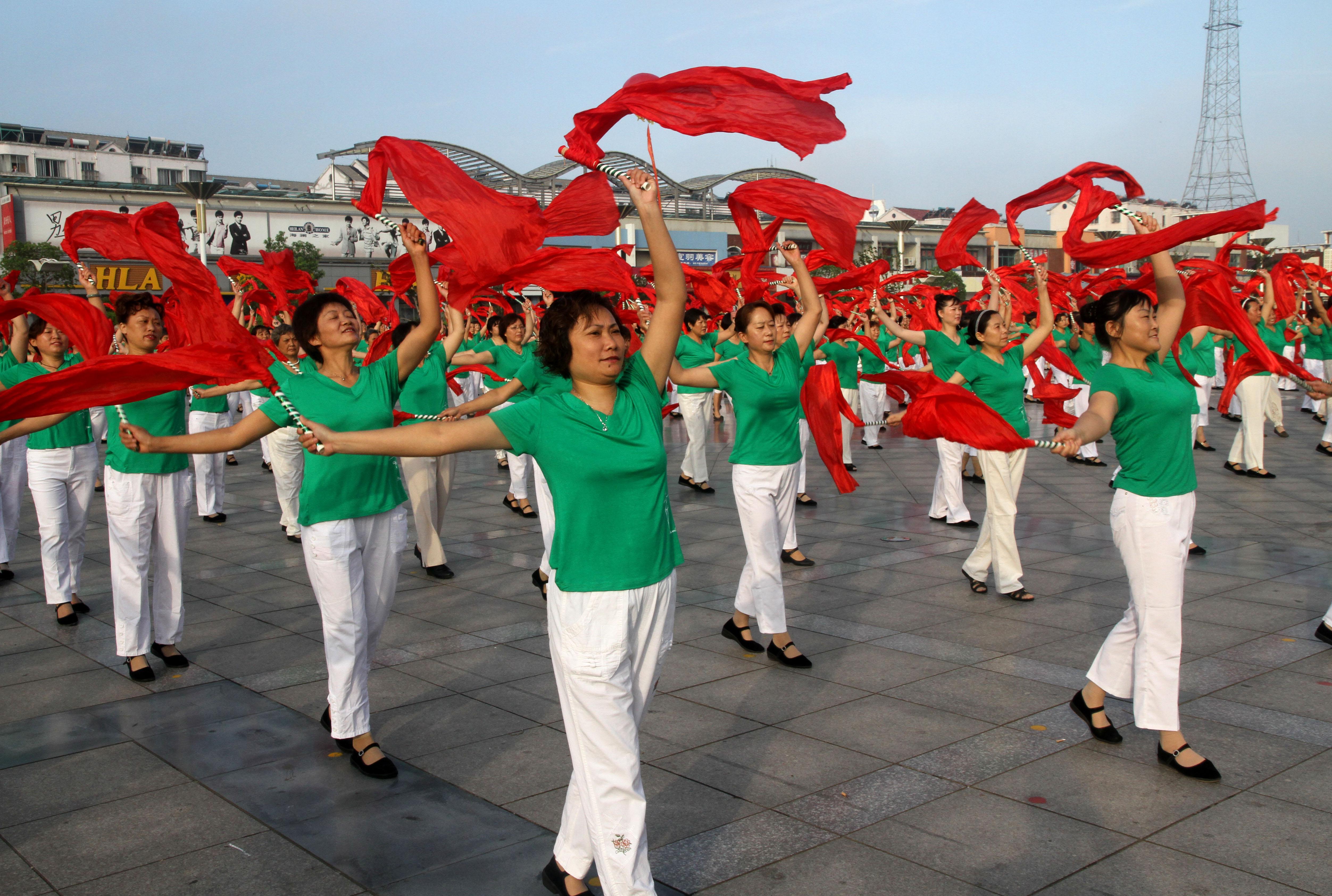 中国大妈跳广场舞图片