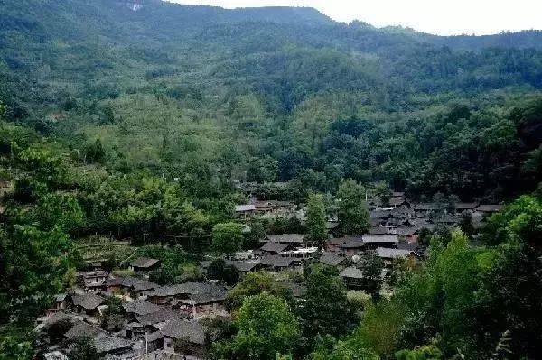 涪陵区大顺乡大顺村历史上寨山坪寨占地约26万平方米,有南星门,平安门