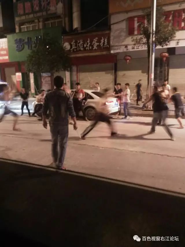 网传南宁大沙田酒吧街有人打架,致3死8伤?还有人被砍成木材?