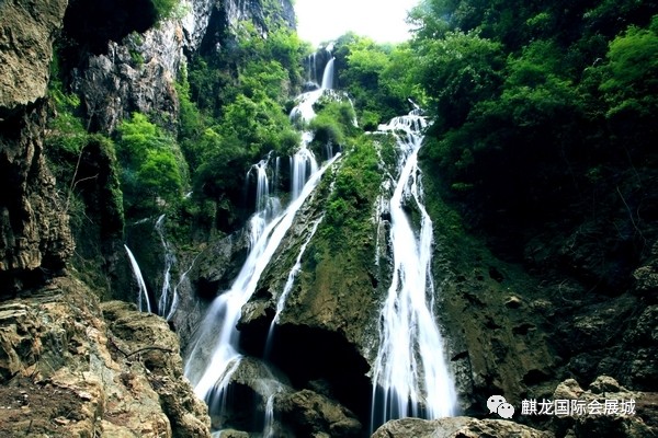 六龍山竹海度假區,雲林仙境等著名旅遊景點還有歷史厚重的大明邊城