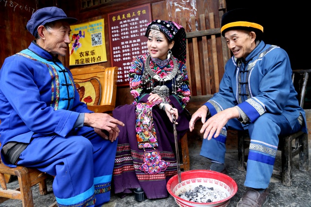 女寨主覃诚芳的闺房,又称十三寨寨主房,设在十三寨何家寨《侯天明的家