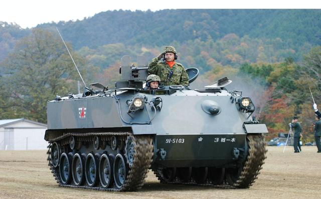 日本装甲运兵车图片