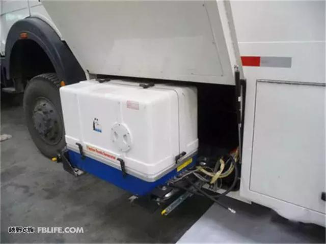 房车排气管加热水箱图片