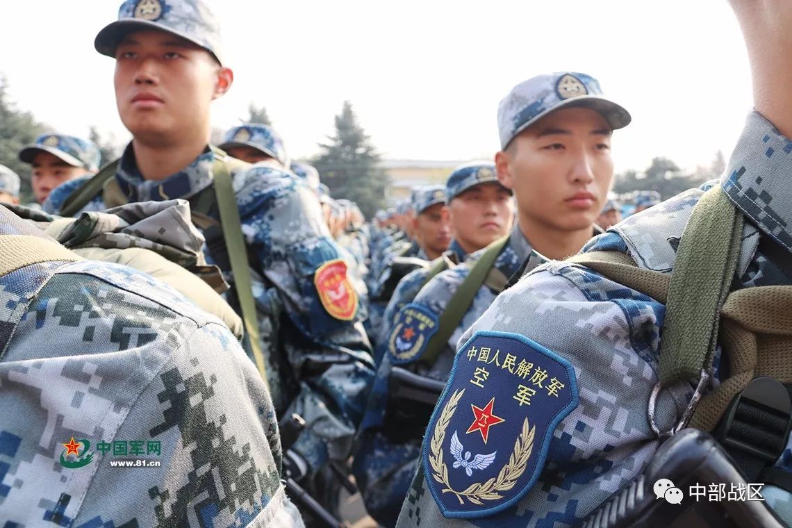 今天,帶大家走進中部戰區空軍某