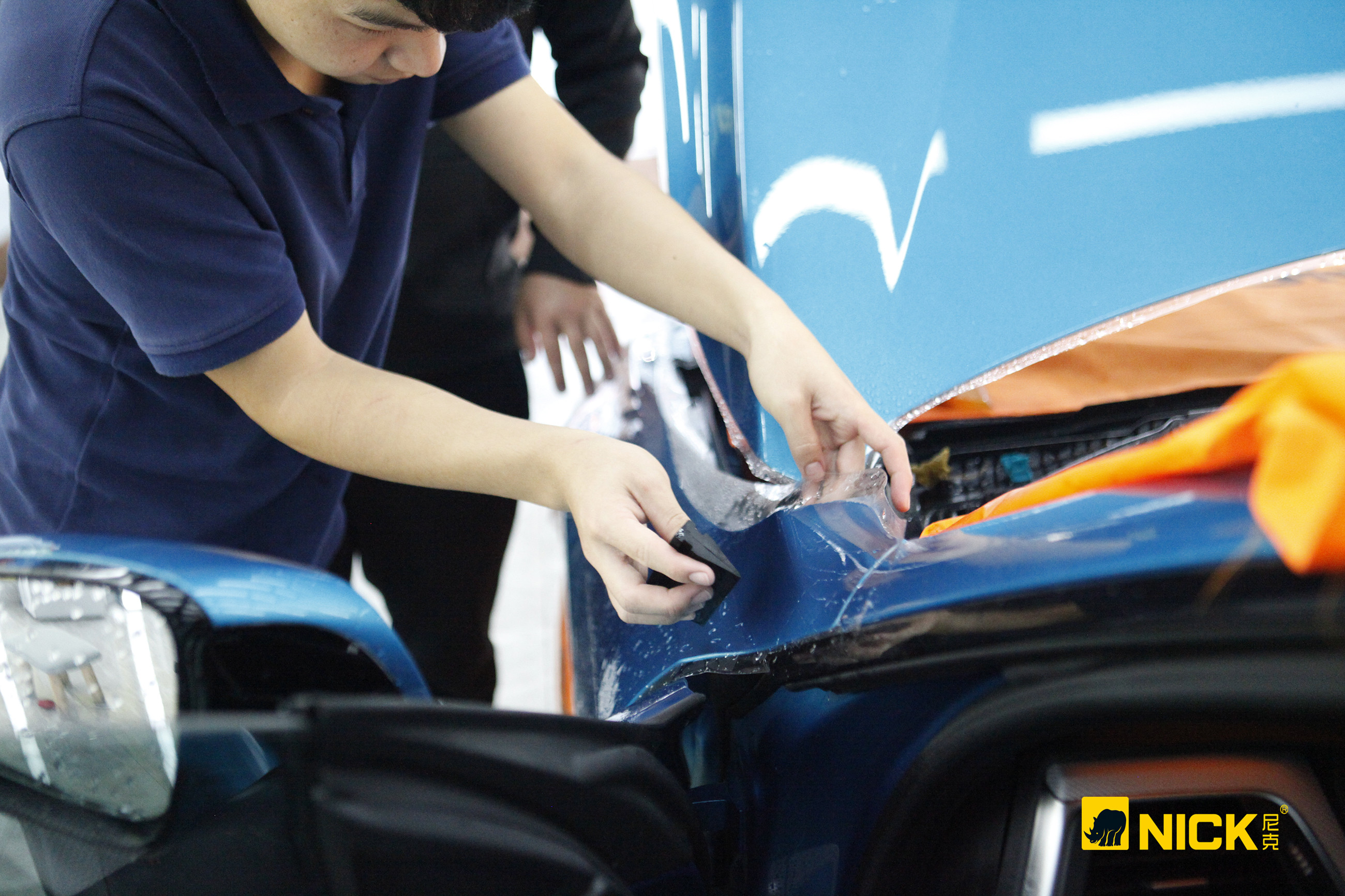收藏汽车漆面保护膜隐形车衣施工流程