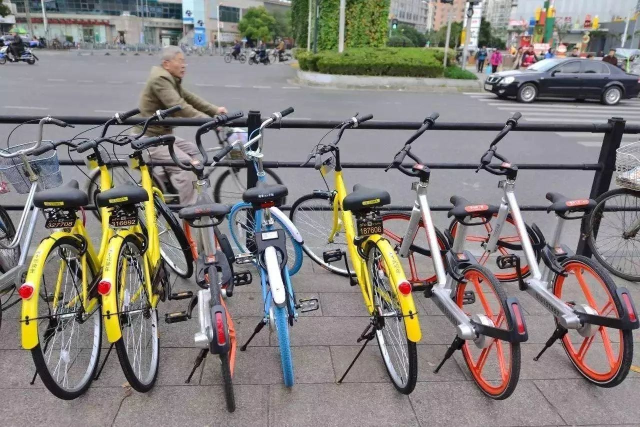 太原市ofo,摩拜等共享單車遍佈街頭:便捷的租車方式,隨騎隨停的方便性