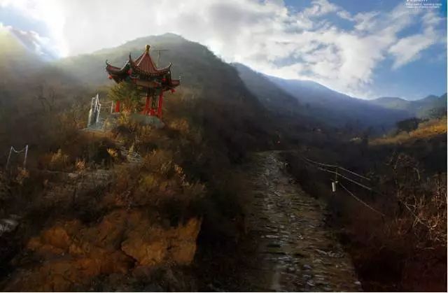 此外,京西門頭溝有不少為人熟知的景點,京西古道,爨底下村,靈水村等地