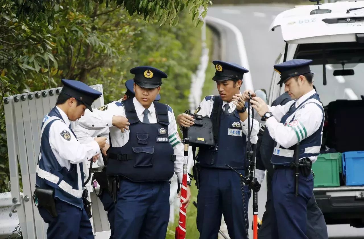 日本警察毫无战斗力?他们平日的工作让人大跌眼镜!