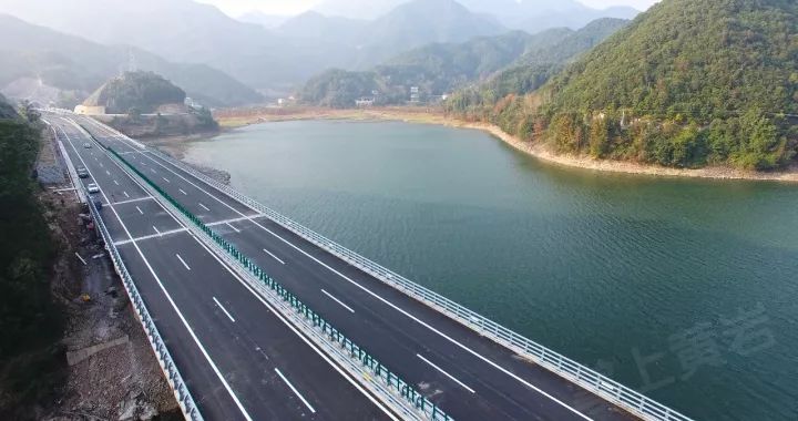 台州路桥机场专用道路图片