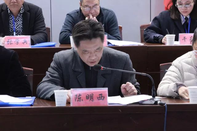 市总工会党组成员陈明西致辞镇工会主席徐海兵作工作报告,全面回顾