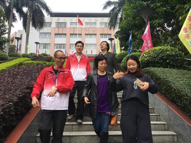 东莞市音乐学科带头人厚街湖景中学音乐教师李冠发挥