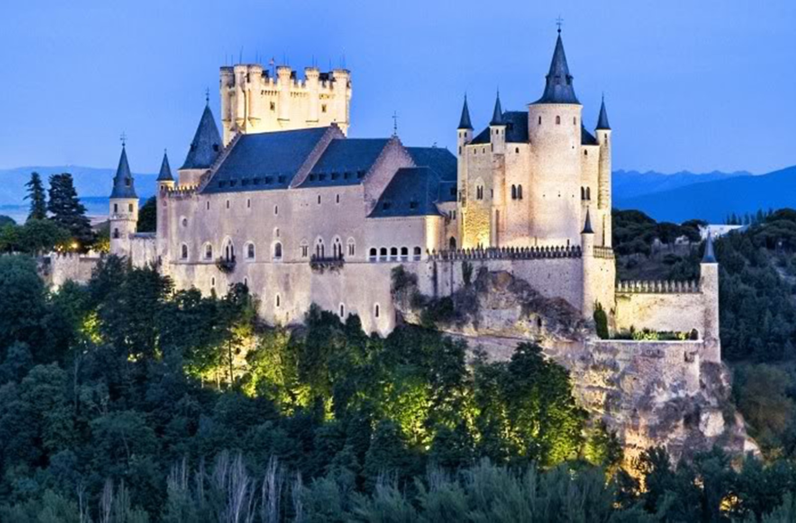 世界上最美的30个城堡图片