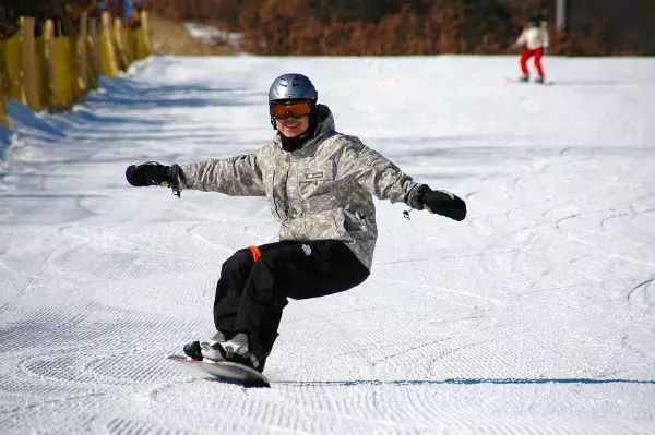 昌吉努尔加国际滑雪场图片