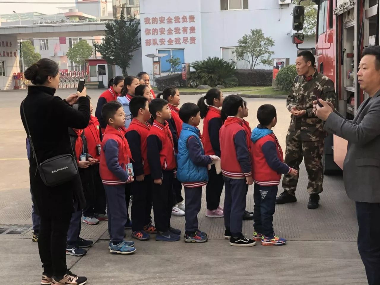 警營開放日丨安洲小學師生遊紅門零距離體驗消防