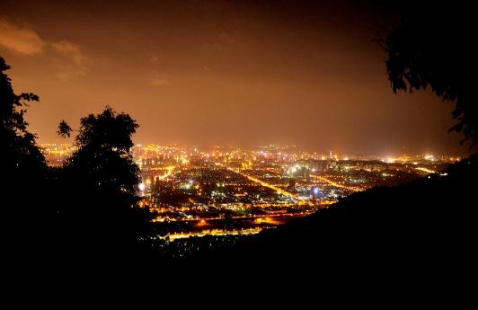 在鼓山上看福州夜景,福州人說最美的地方挺耀眼!