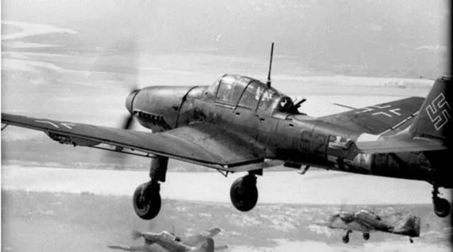 二战的空中死神 闪电战的代表符号 斯图卡俯冲轰炸机