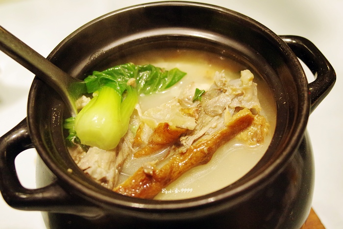 鸭架汤(15):汤色浓白,口味独特,喜欢喝汤的南方不妨感受下这款带有
