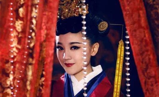 08:古代四大美女,各有毛病,其中貂蝉最令人羞愤,难以启齿!