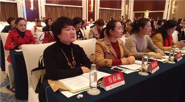 马爱想,韦春霖,副会长李玉莲 易贵凤,理事韦暖春,刘海艳,代玲玲等代