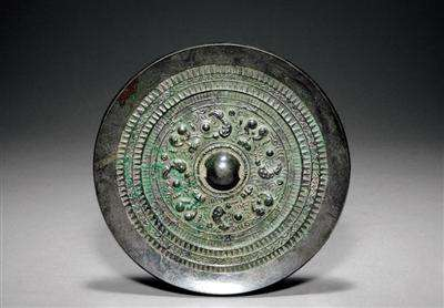 中国古代四大名镜中有轩辕镜,秦始皇照骨镜