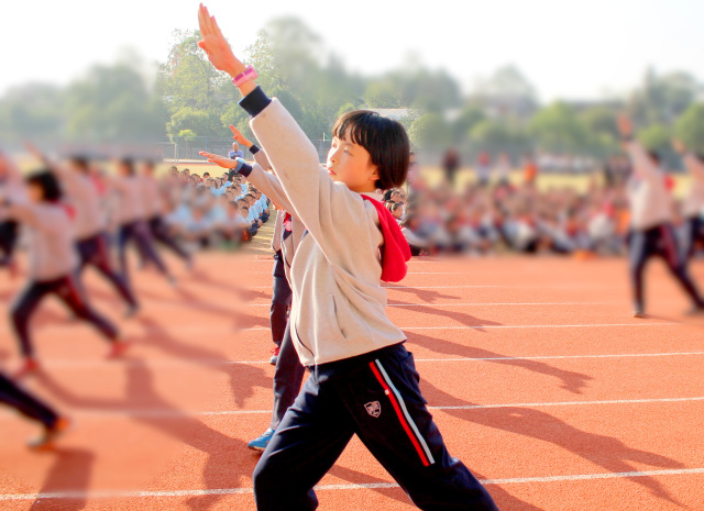 2017年下学期展辉学校初中部七,八年级大课间比赛活动精彩掠影