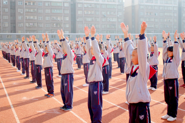 2017年下学期展辉学校初中部七,八年级大课间比赛活动精彩掠影