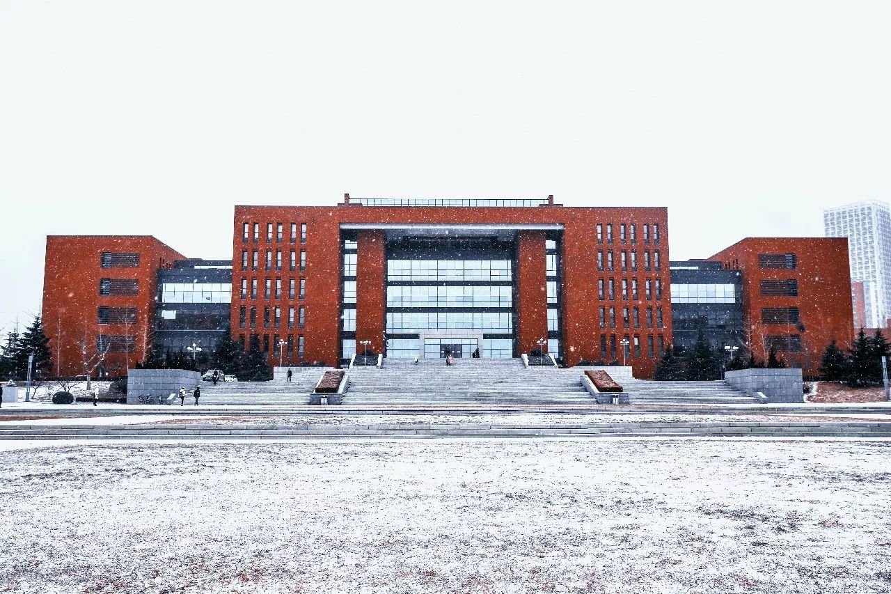 哈尔滨工程大学雪景图片