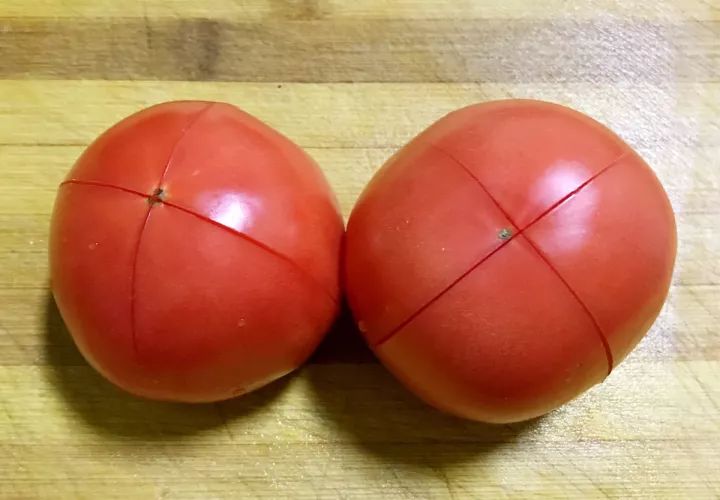 西红柿这个做法太好吃了,只需要2分钟,刚上桌就被客人抢光