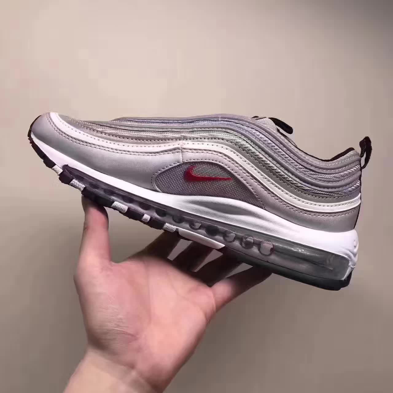 最好的高仿nikeairmax97银子弹和正品有什么区别