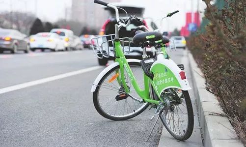 共享單車闖紅燈,罰!網友:史上最嚴