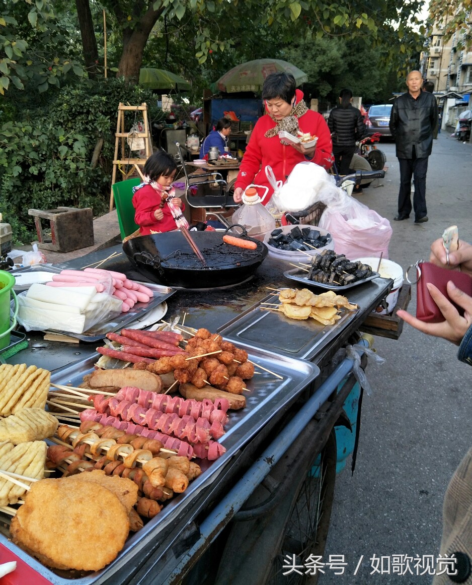 路边小摊上的这些小吃你更看重味道还是健康呢