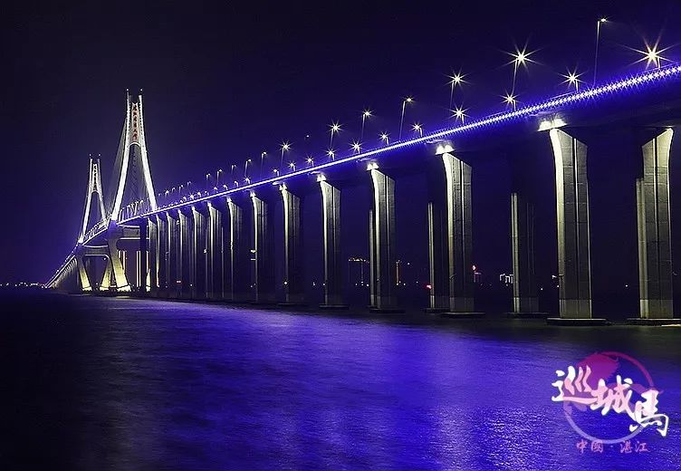 亮燈後湛江海灣大橋的夜景空前璀璨