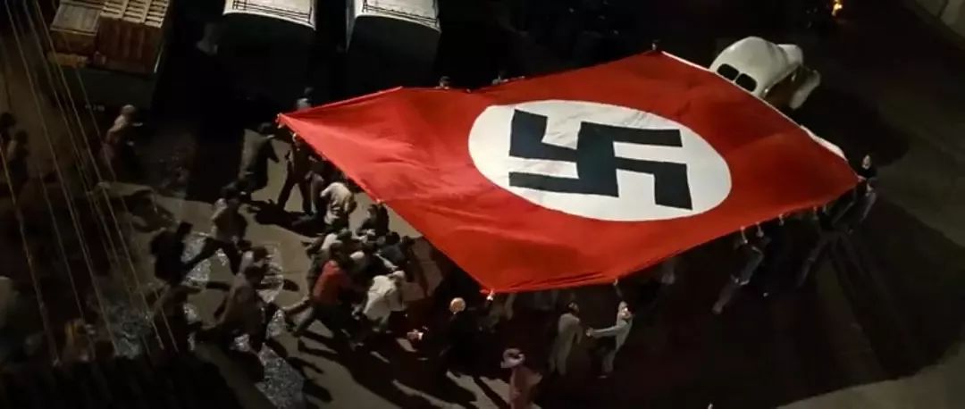 纳粹旗帜飘扬图片