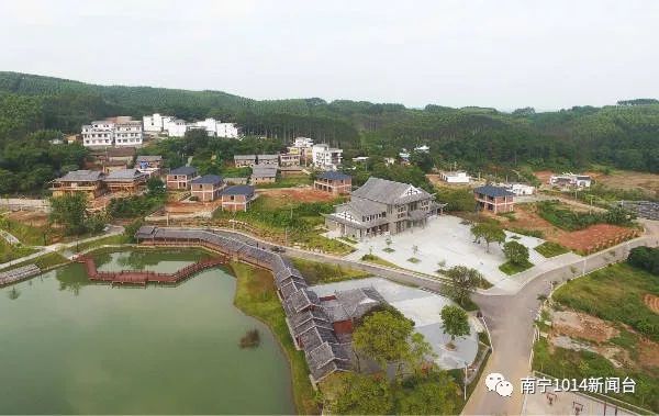 中國—東盟古嶽非遺文化村,位於南寧市青秀區南陽鎮,毗鄰美麗的花雨湖