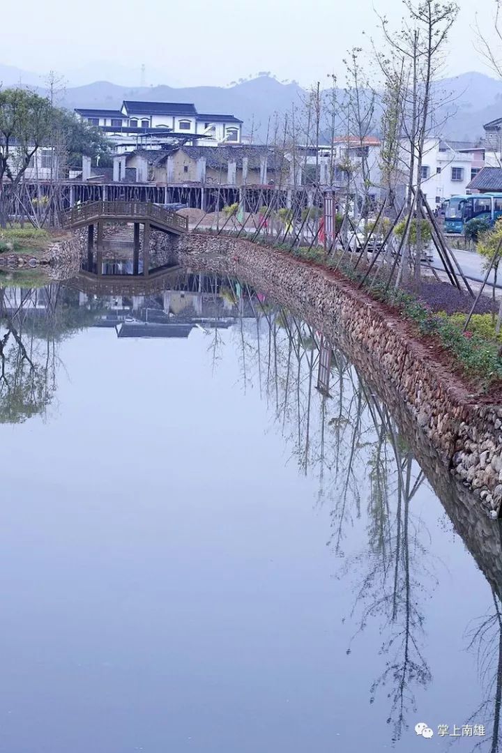 灵潭村位于南雄市珠玑镇北部,距离市区约19公里.