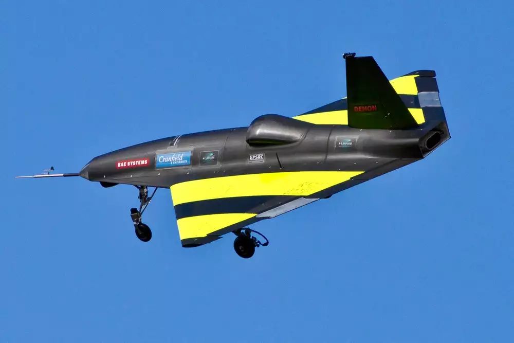bae公司首次试飞新概念隐身无人机