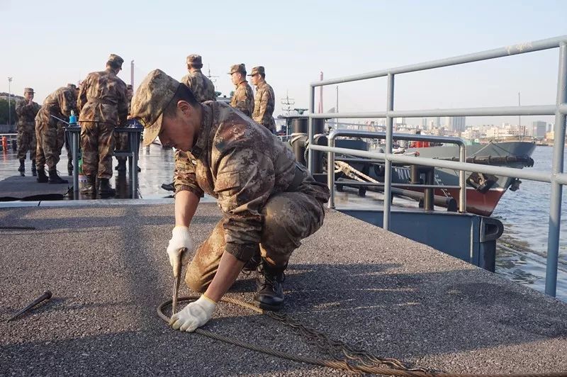 訓練預備期瞧這群陸軍海戰隊的兵哥哥在忙啥