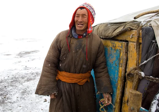 看完外蒙古牧民冬天的生活再看内蒙古牧民冬天的生活差距太大