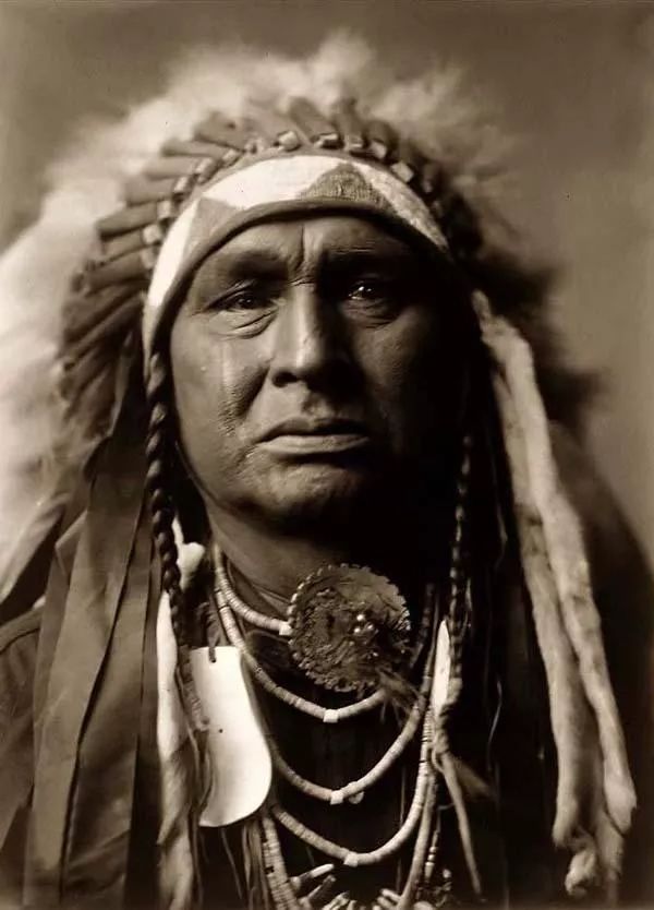 100年前的印第安人面孔,没有死亡,只有永生