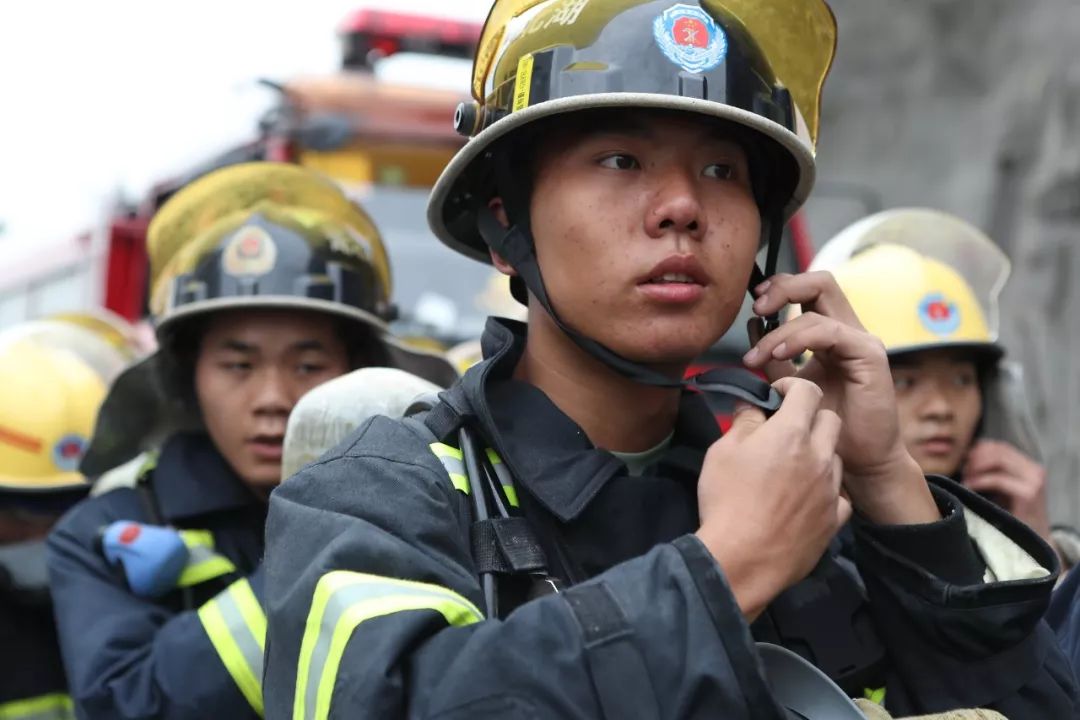 锻军人风骨锤消防技能 ——宜昌消防新兵实战化训练成长记