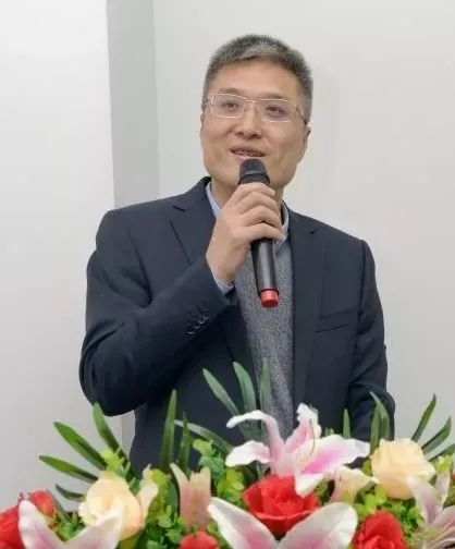 副总经理杨钊炜先生开场致辞图为与会领导会谈交流双方本着"着眼长远