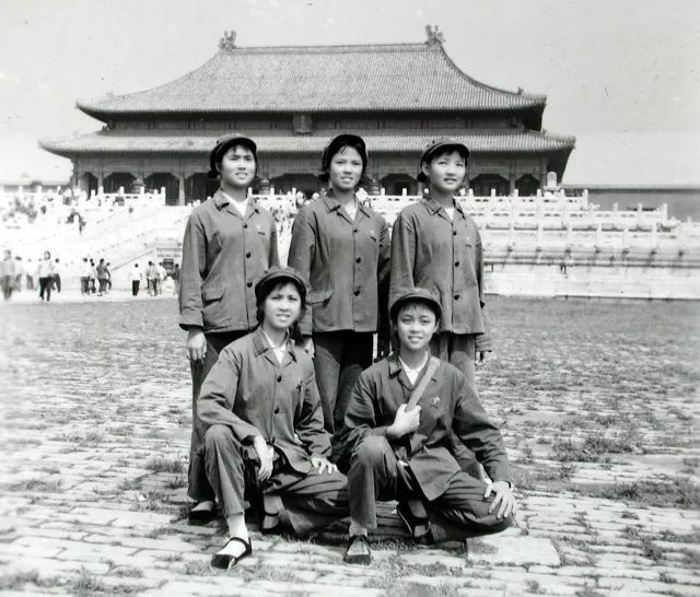 一代芳华中国人民解放军2348文工团难得一见的老照片