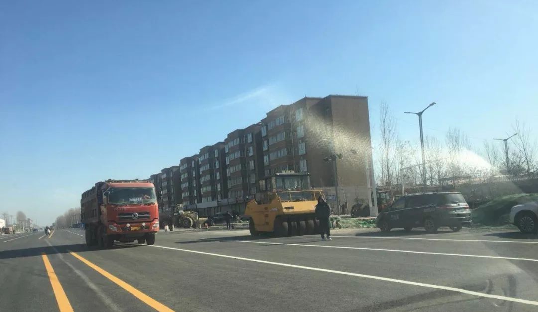 臨潁三環即將通車(107至高速路口路已經基本修好,潁河大橋修好一側)