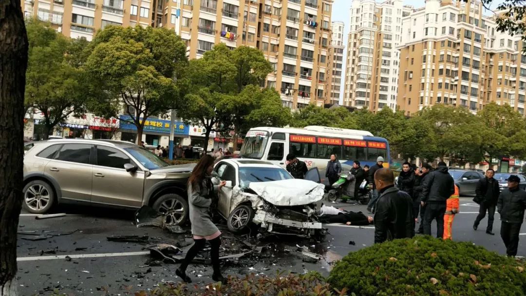 马鞍山胜仔车祸图片