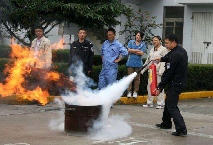 建構築物消防員所需掌握的滅火器實用指南