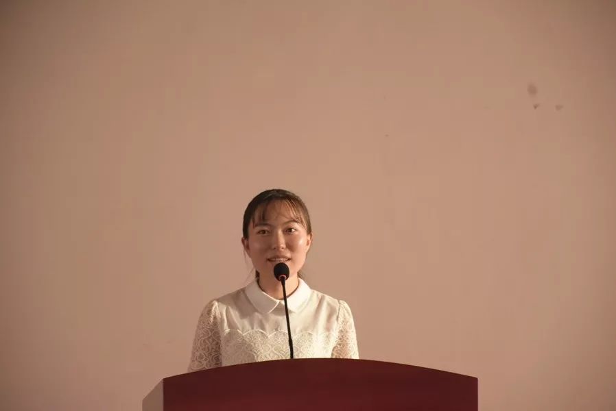 在本次演讲比赛中,晏旻璐,郭媛媛两位老师荣获一等奖;张露,周利,杨丹