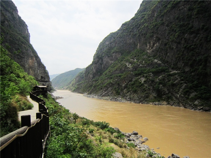 現在的明月峽,是國家級劍門蜀道風景旅遊線的起點,集先秦古棧道,嘉陵