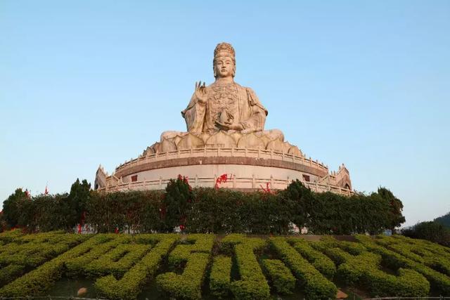 東莞觀音山是嶺南佛教聖地,相傳為大慈大悲觀世音菩薩初入中土時首處