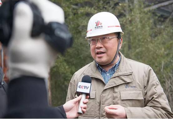 安钢集团总经理刘润生介绍了安钢环保提升工作情况,回答了记者们的